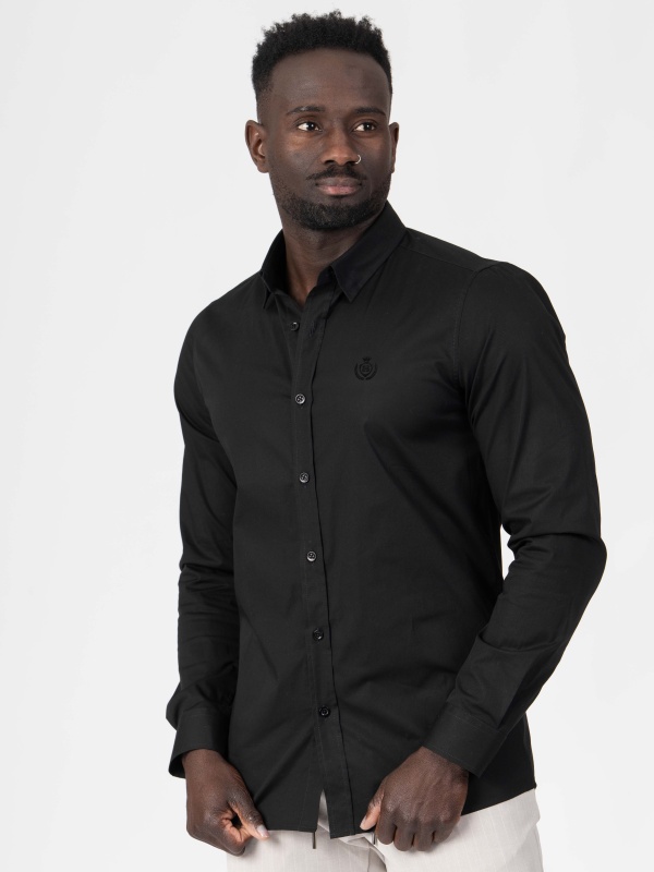 CAMISA PRETA BOTAO PRETO